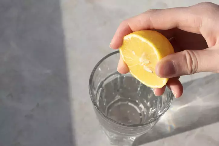 Limonun kendisi sağlıklı sanıyorduk! Meğer şifa kokusundaymış
