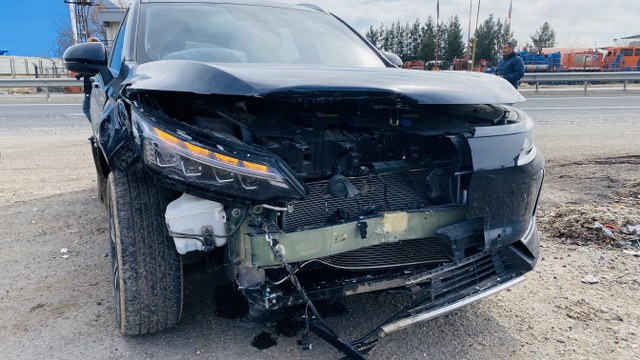 Togg ile çarpışan Tofaş hurdaya döndü! 4 yaralı