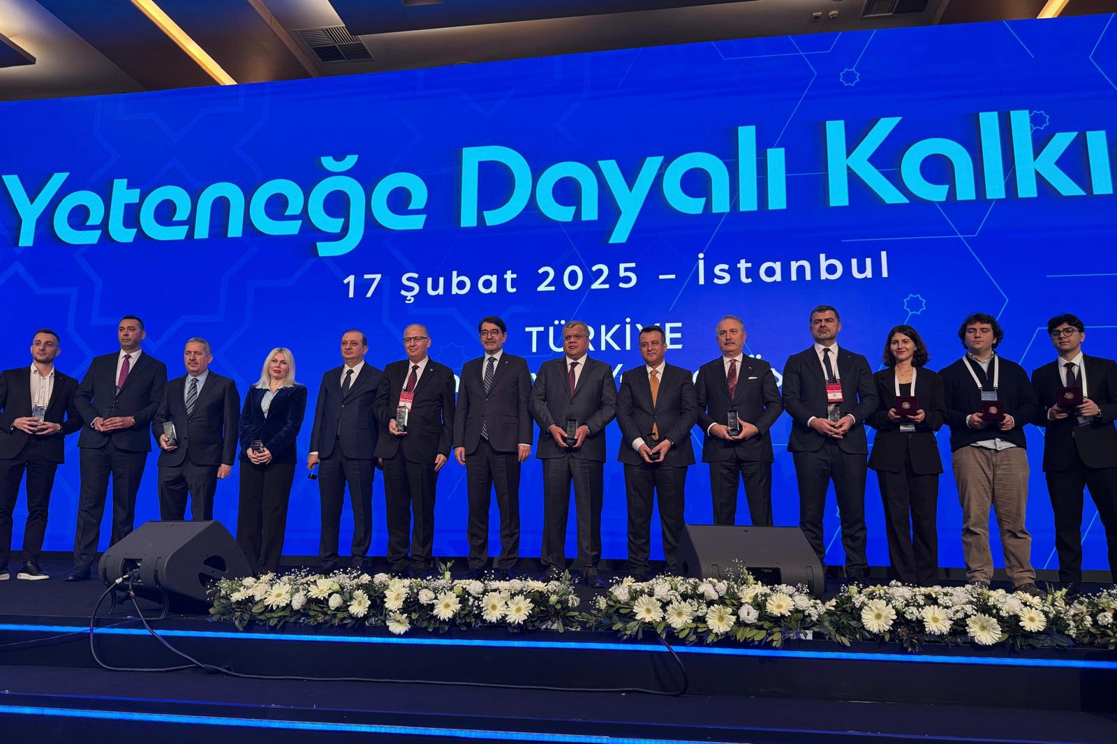 Halit Doğan'a 'staj' ödülü