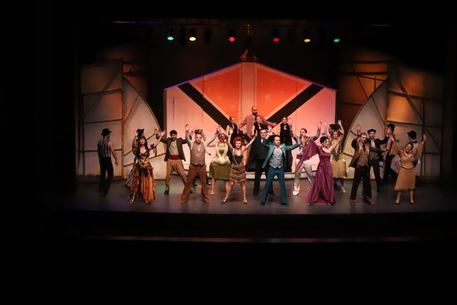 SAMDOB "Hisseli Harikalar Kumpanyası" müzikalini sahneledi