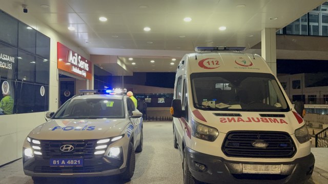 Dur ihtarına uymadı! Polise çarpıp kaçtı! Polis ağır yaralı