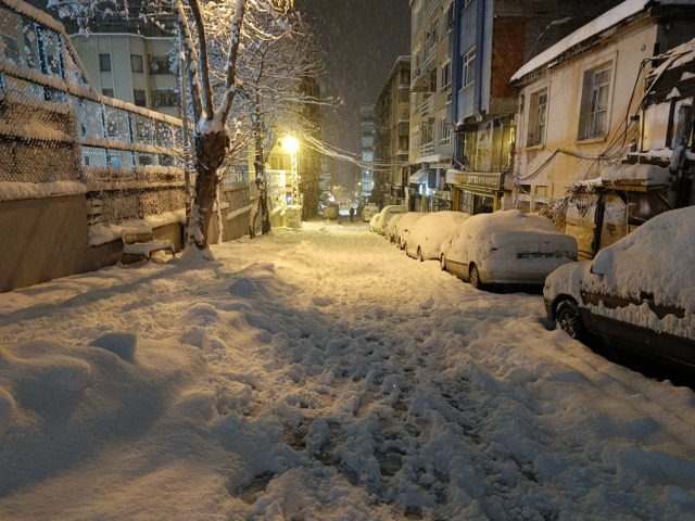 Uzmanlar uyardı : 'Doğaya saygı gösterip trafiğe çıkmayın!'
