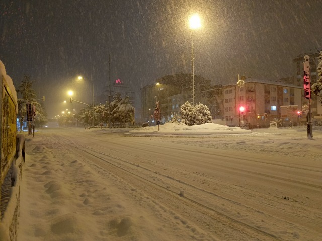 Uzmanlar uyardı : 'Doğaya saygı gösterip trafiğe çıkmayın!'