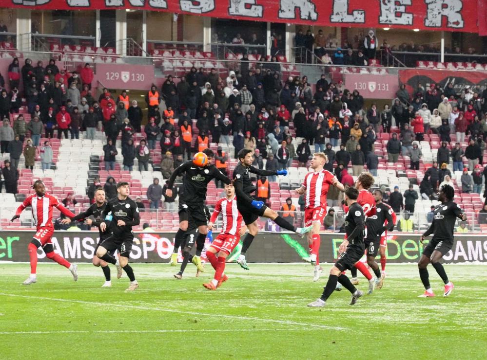 Samsunspor Rizespor'a 2-0 öne geçtiği maçı kaybetti