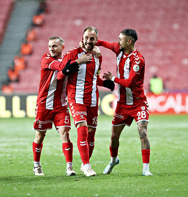 Samsunspor bu sezon ilk kez öne geçtiği maçı kaybetti