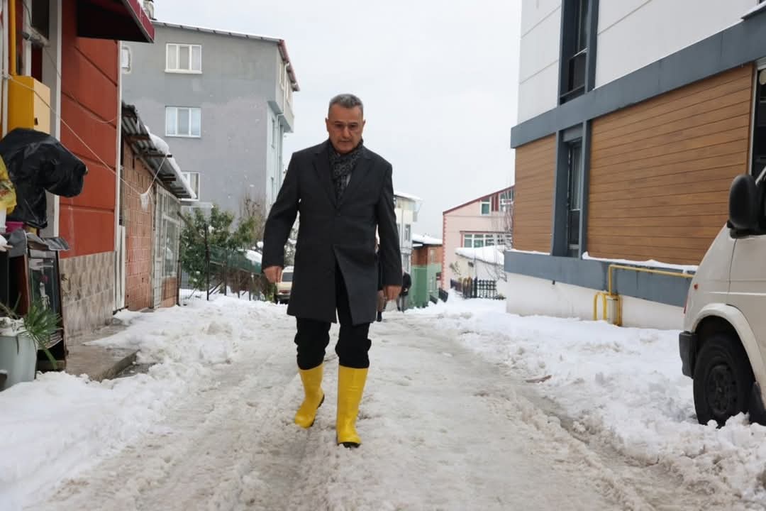 Samsun İlkadım Belediyesinden yoğun kar yağışına rağmen aktif çalışma!