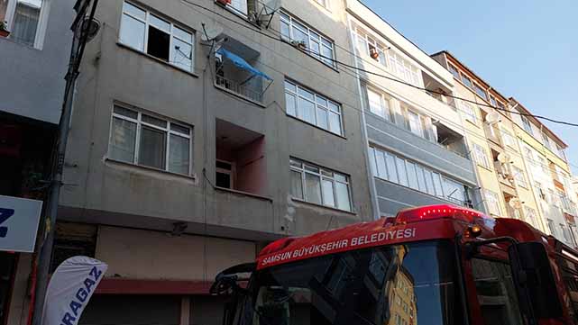 Samsun'da acayip bir olay! Taksicilerin parasını çaldığını söyleyip evini ateşe verdi