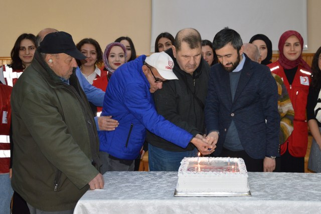 Samsun Havza'da engelli ve yaşlılara doğum günü jesti