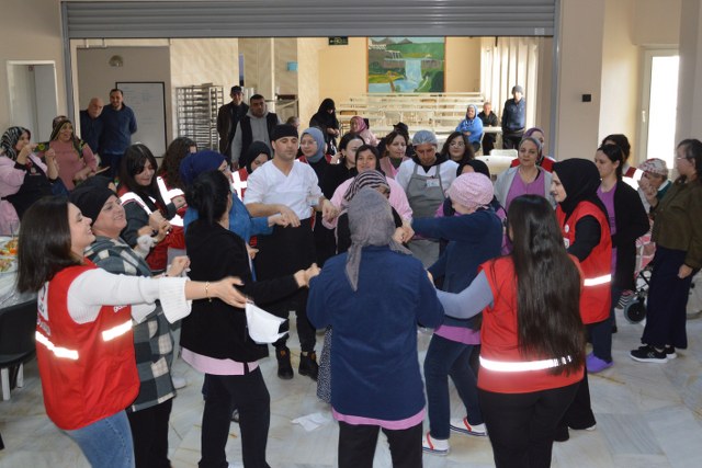 Samsun Havza'da engelli ve yaşlılara doğum günü jesti