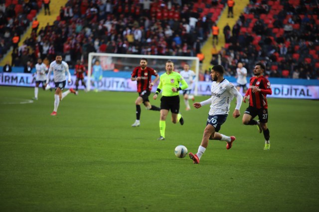 Ziraat Türkiye Kupası'nda Fenerbahçe  çeyrek finale yükseldi