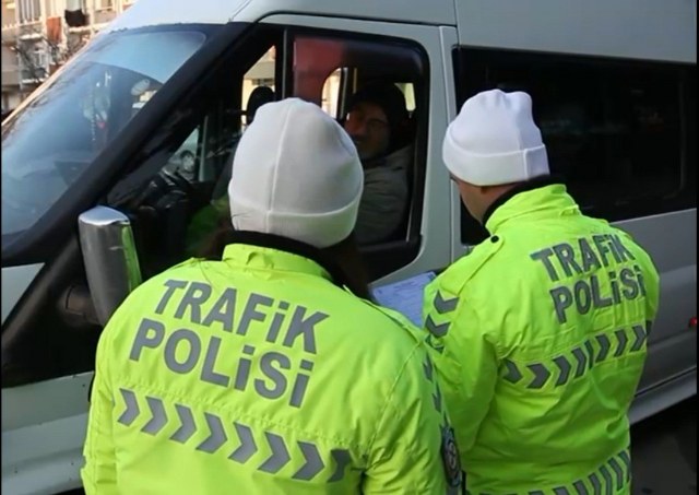 Samsun'da polisten öğrencilerin güvenliği için sıkı denetim