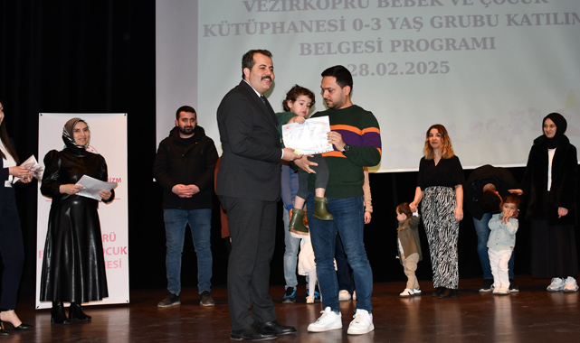 Samsun Vezirköprü'de eğitimleri tamamlanan 54 bebek sertifikalarını aldı