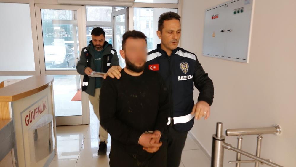 Samsun'da ailesi iftara gidince evini yakan kişi adliyede