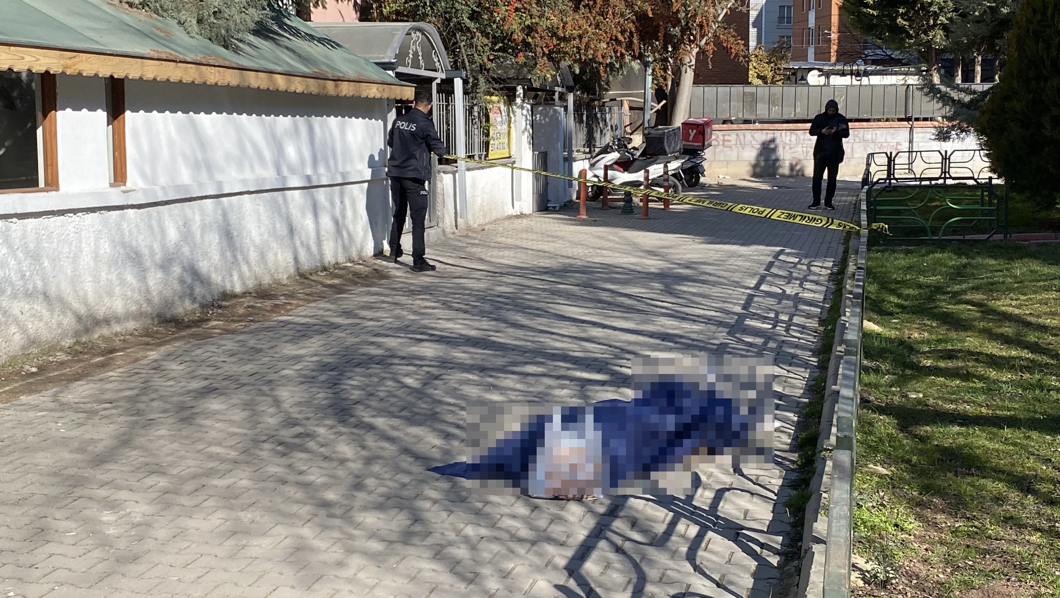 Eskişehir’de sokak ortasında ölü erkek cesedi bulundu: Ölümü şüpheli!