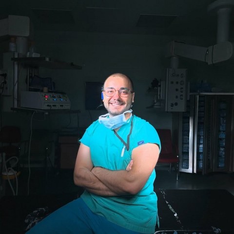 Beyin Cerrahı ameliyat ettiği hastası tarafından bıçaklı saldırıya uğradı!