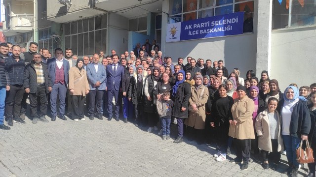 Yeniden Refah Partisi'nden istifa ederek AK Parti'ye katıldılar