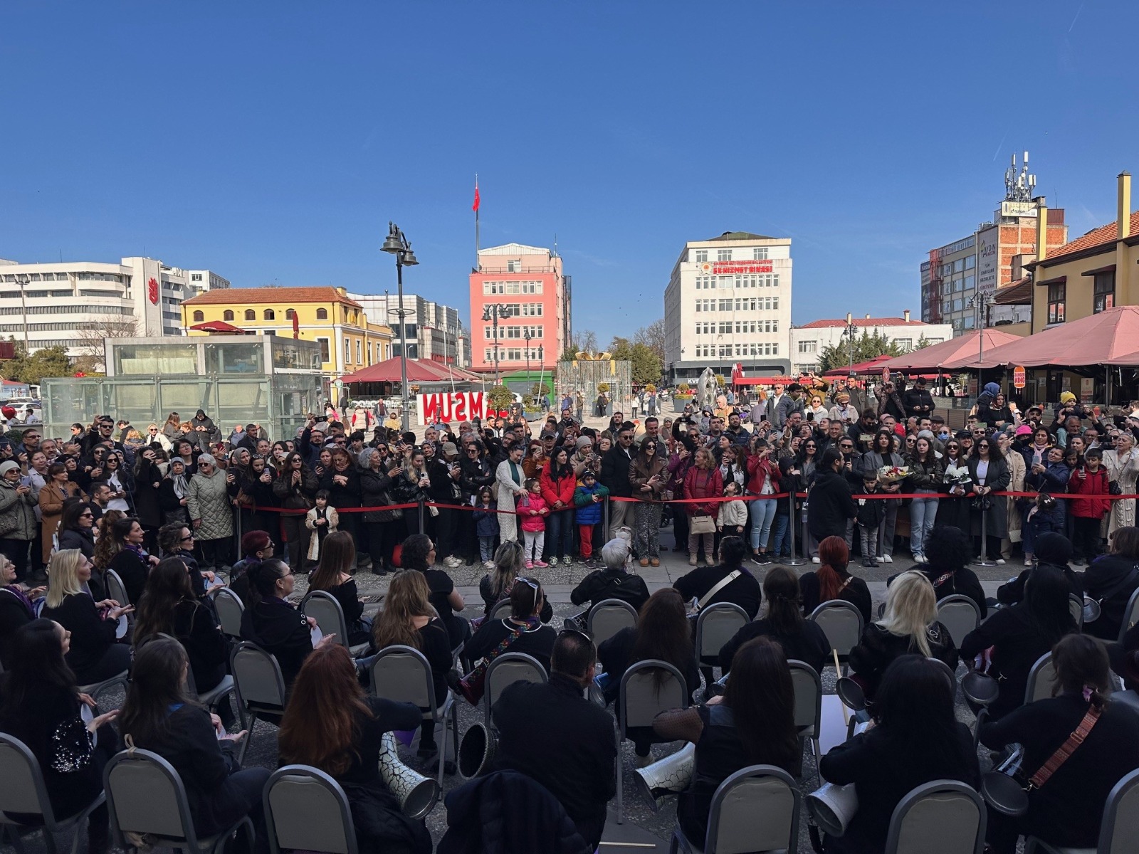 Ritimlerin buluşmasıyla kadının sesi Bulvar AVM’de yükseldi