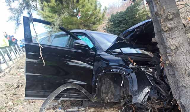 AK Partili belediye başkanı ailesiyle trafik kazası geçirdi