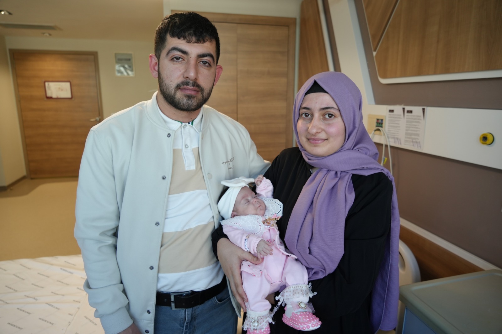 Samsun’da parmak bebek Aylin hayata tutundu