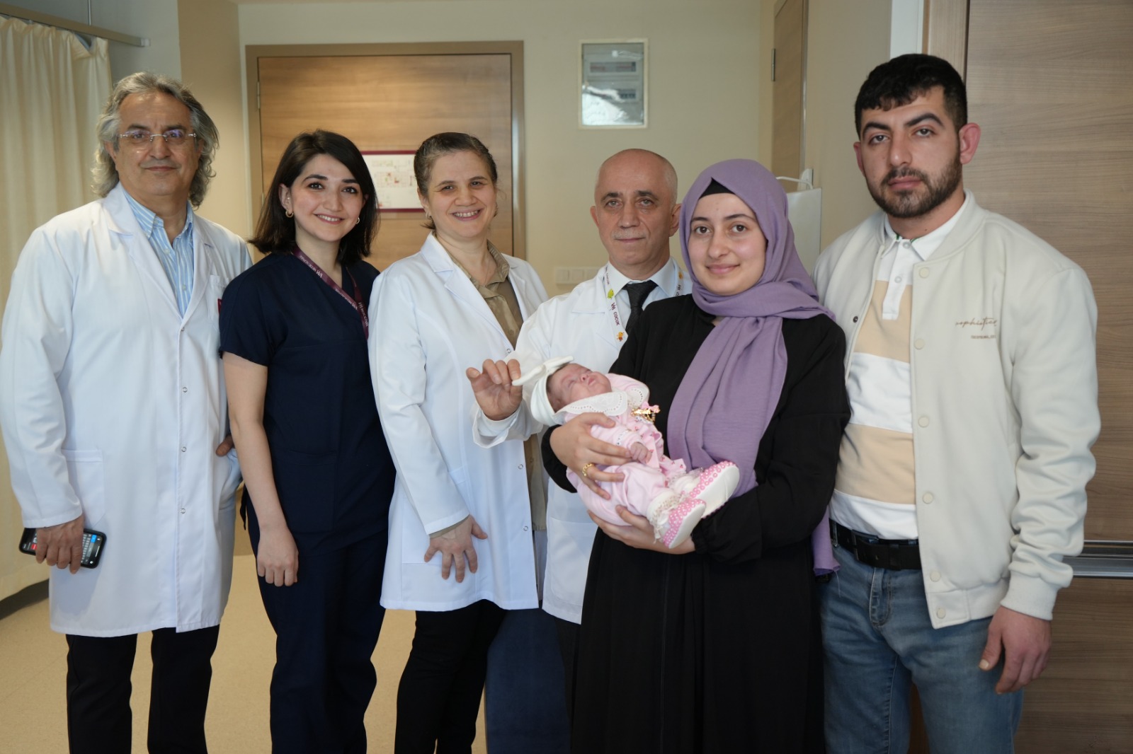 Samsun’da parmak bebek Aylin hayata tutundu