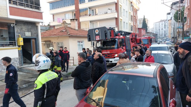 Samsun'da 4 yaşındaki çocuk çakmakla oynarken evi yaktı!