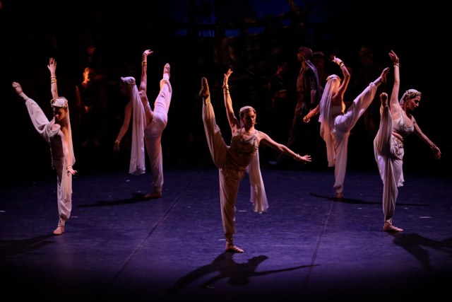 Samsun Devlet Opera ve Balesi Korsan balesini sahneye koydu