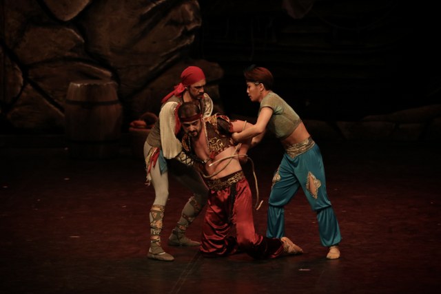 Samsun Devlet Opera ve Balesi Korsan balesini sahneye koydu