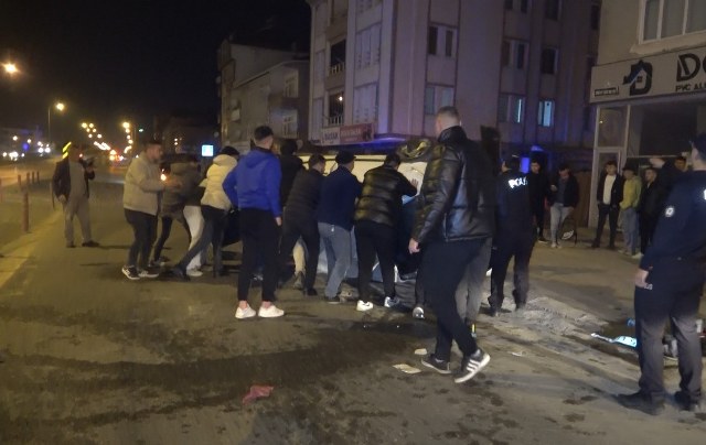 Samsun Bafra'da hurdaya dönen araçtan sağ çıktı