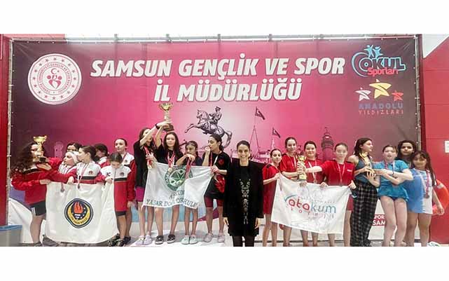 Samsun’da Küçükler Yüzme İl Birinciliği nefes kesti
