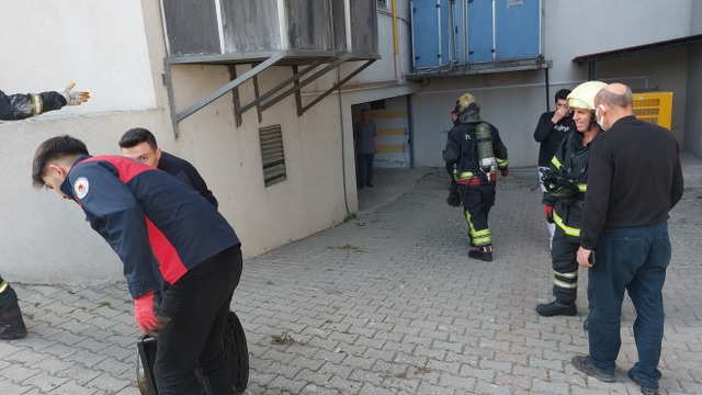 Samsun'da apartmanın bodrum katında yangın çıktı