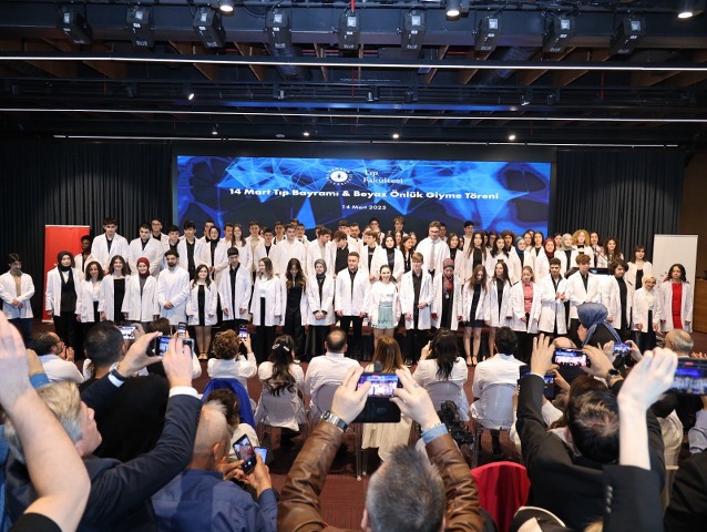 Samsun Üniversitesi Tıp Fakültesi öğrencilerinin beyaz önlük giydi