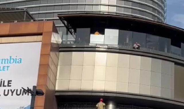 İşsiz kaldı! AVM'de intihar girişiminde bulundu! Ekipler zor anlar yaşadı