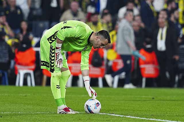 Samsunspor kalecisi Okan Kocuk kaç maçı gol yemeden bitirdi?