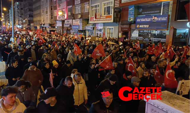 CHP Samsun Ekrem İmamoğlu'nun gözaltına alınmasını yürüyerek protesto etti