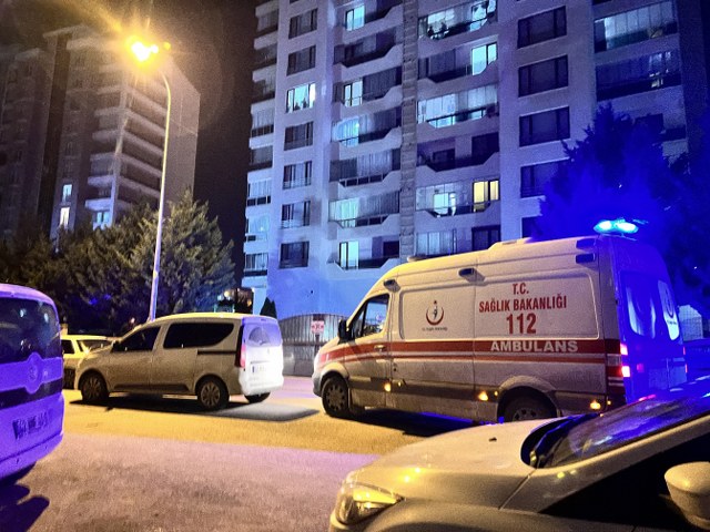 Silahı ateş alan adam karısını vurdu! Adamı ise üvey oğlu darp etti