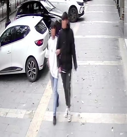 Adana'da 16 yaşındaki gaspçılardan bıçaklı saldırı