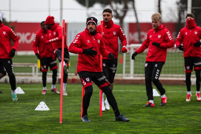 Samsunspor, Kasımpaşa maçının hazırlıklarına kaldığı yerden devam ediyor