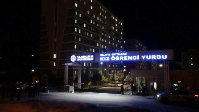 Malatya'da kız öğrenci yurdun 11. katından atlayarak canına kıydı