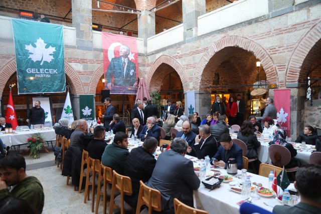 Samsun'daki iftar programına katılan GP Genel Başkanı Davutoğlu Gazze'deki zulme dikkat çekti