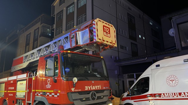 Genç kadın elektrik kablosuyla asılı halde ölü bulundu