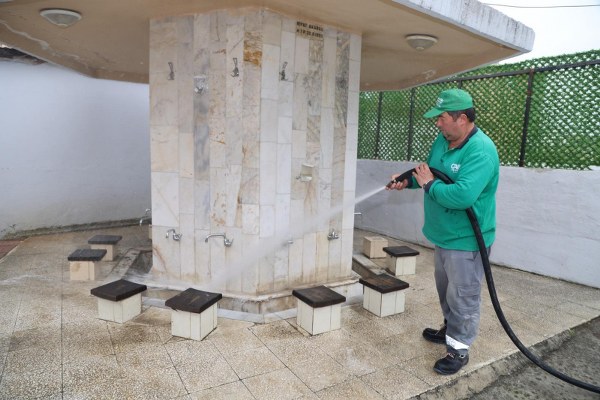 Canik'te camilerde bayram temizliği yapıldı