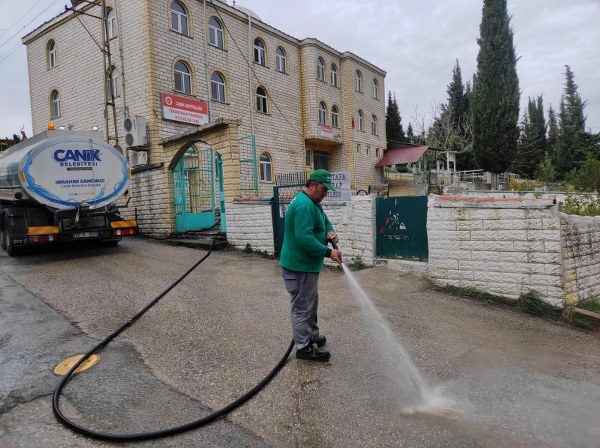 Canik'te camilerde bayram temizliği yapıldı