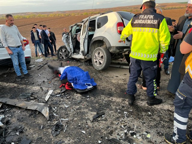 Taziye dönüşü kazada can verdiler