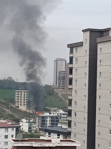 Samsun'da baraka kundaklandı alev alev yandı