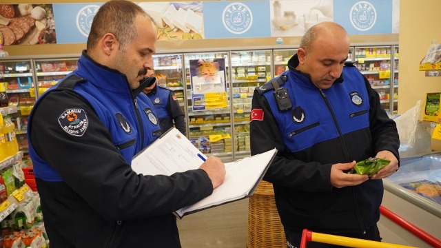 Atakum zabıtasından Ramazan Bayramı öncesi gıda denetimi