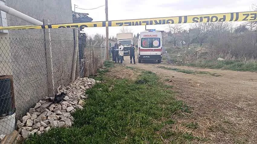 Kamyonette alkol alan adamın acı ölümü!