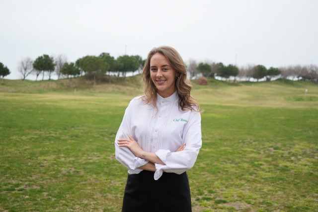 7 sene önce geldiği Türkiye'de İslamiyeti seçen Rus Yana Aydemir Samsun'da şeflik yapıyor