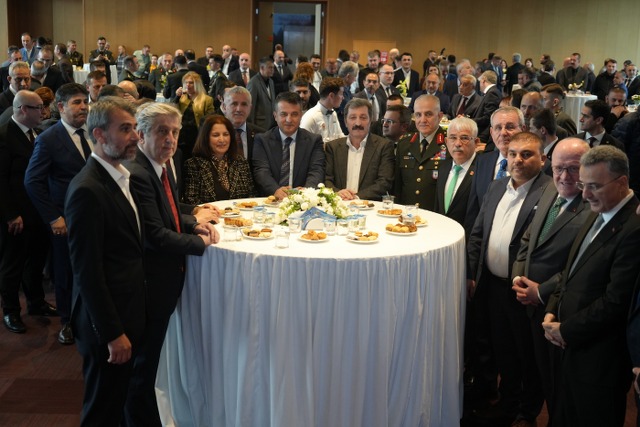 Samsun protokolü Ramazan Bayramı'nın ilk günü bayramlaştı