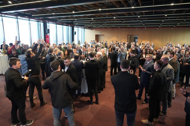 Samsun protokolü Ramazan Bayramı'nın ilk günü bayramlaştı 