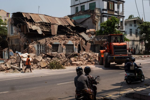 Myanmar'daki depremlerde ölü sayısı 2 bini geçti
